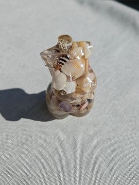 Handmade Seashell Chubby Goddess Resin Sculpture
